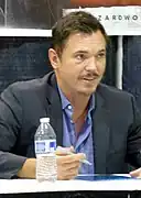 Nicholas Lea interprète le juge John Neal.