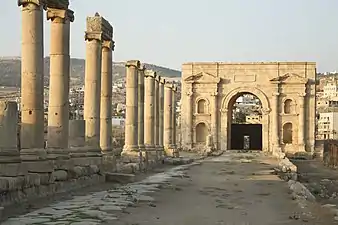 Cardo maximus et porte nord.