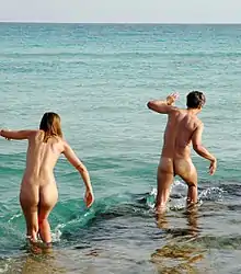 Baignade naturiste.