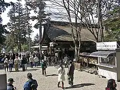 Crowd at Haiden, Oagata Shrine