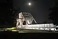 Le Pegasus Bridge original de nuit au musée Pegasus.