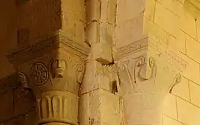 Chapiteaux à la croisée du transept.