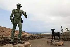Bronzes de Gustav Winter (à gauche) et de son chien.