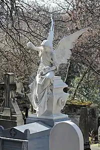 Ange (1886), sépulture des familles Gałęzowski et Tamberlick, cimetière du Père-Lachaise.