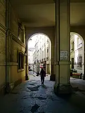 Ruelle vue de la place Saint-Michel.