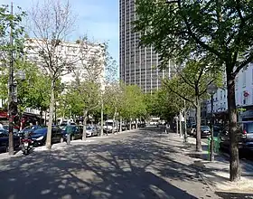 Boulevard Edgar-Quinet en juillet 2011Tour Montparnasse à l'arrière-plan