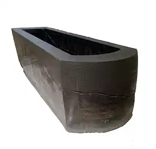 Cuve du sarcophage de Djedhor. Grauwacke, reliefs en creux incisés.