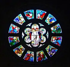 Vitrail central du chœur.