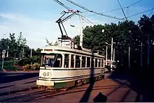 Motrice simple, no 506, utilisée pour l'entretien, possède un pantographe au lieu d'une perche.