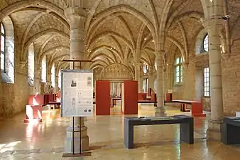 Ancien dortoir des moines (style gothique, XIIIe&nbsp;siècle).