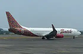 PK-LBS, le Boeing 737-800 impliqué, ici à l'aéroport Halim-Perdanakusuma (lieu de la collision) en septembre 2019, trois ans après l'accident.
