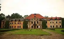 Façade de l'ancien château de Steinort, en 2008, qui appartenait aux Lehndorff