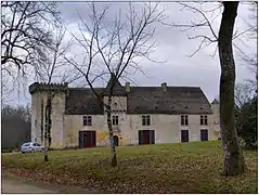 Le château de la Roussie.