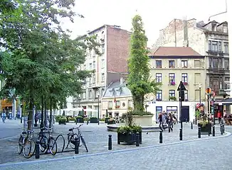 Place du jardin aux fleurs.