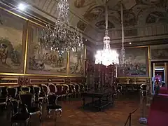 La grande salle d'attente.