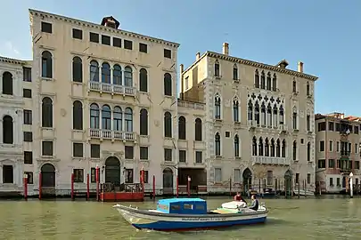 Les Palais Querini et Bernardo.