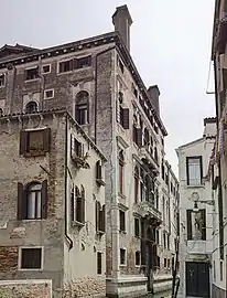 Façade sur le Rio di San Canciano