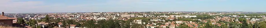 Panorama de Toulouse depuis les abords du CHU de Rangueil sur le Pech-David.