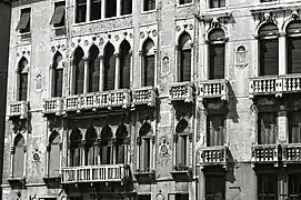 Palais Barbaro a San Vidal, detaille de la façade