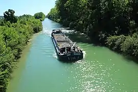 Péniche au Parc départemental de la Haute-Île