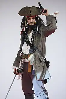 Les cosplays de Jack Sparrow prennent appui sur certains faits historiques mais sont aussi un condensé de la plupart des clichés du pirate.