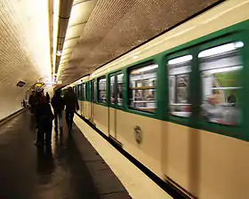 Une rame MF 67 à quai.