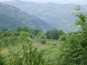 Les monts Ostrozub près de Javorje