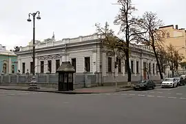 L'ambassade de Pologne classée.
