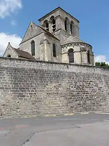 L'église Saint-Léger de Pernant en 2015.