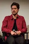 Peter Gadiot interprète Ka