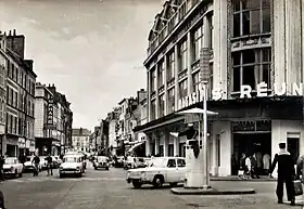 Ancien bâtiment des Magasins réunis de Cherbourg, situé à l'angle de la rue Gambetta et de la rue des Portes.