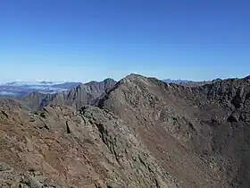 Vue du pic de l'Abeillé depuis le pic de la Pez.