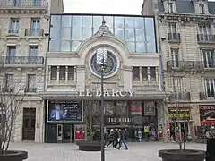 Façade du cinéma.