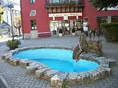 Place devant la Mairie.