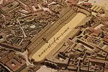 Photographie d'un extrait de la maquette d'un cirque romain.