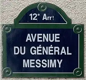 Voir la plaque.