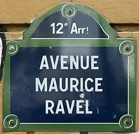 Voir la plaque.