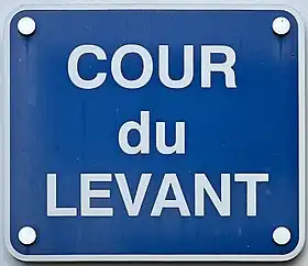 Voir la plaque.