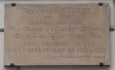 Plaque au no 6.