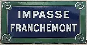 Voir la plaque.