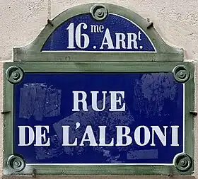 Voir la plaque.