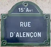 Voir la plaque.