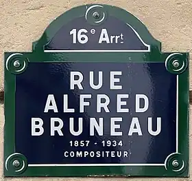 Voir la plaque.