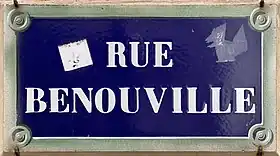 Voir la plaque.