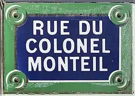 Voir la plaque.