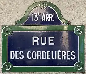 Voir la plaque.