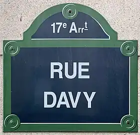 Voir la plaque.