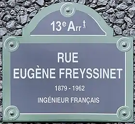 Voir la plaque.