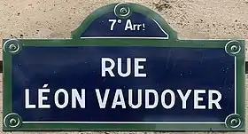 Voir la plaque.