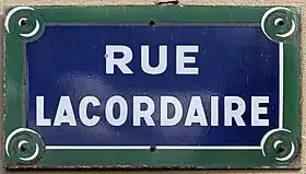 Voir la plaque.